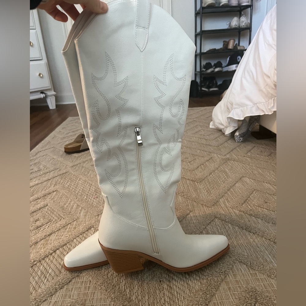 White cowgirl boots